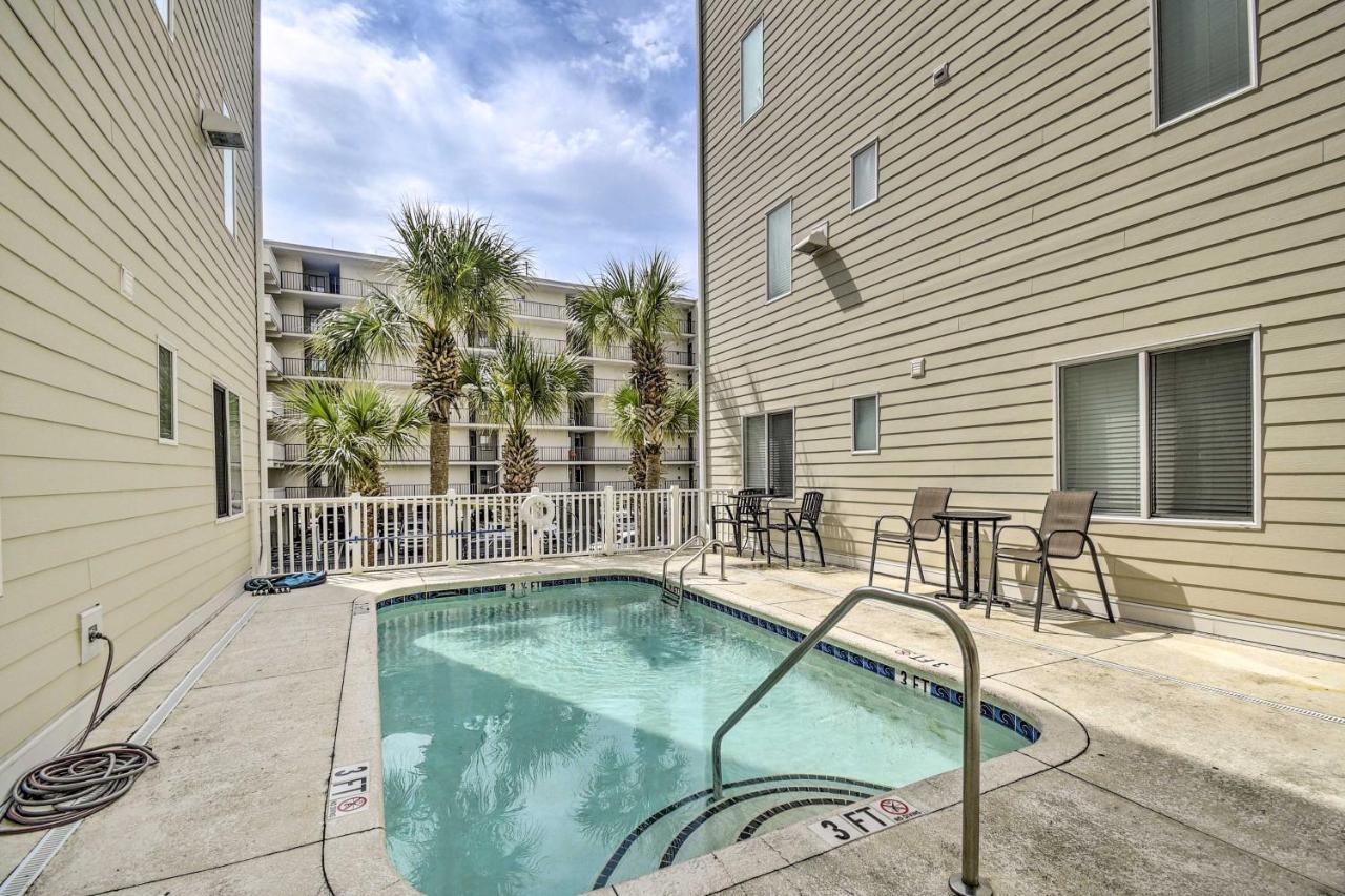 Roomy North Myrtle Beach Condo, Walk To Beach Bagian luar foto
