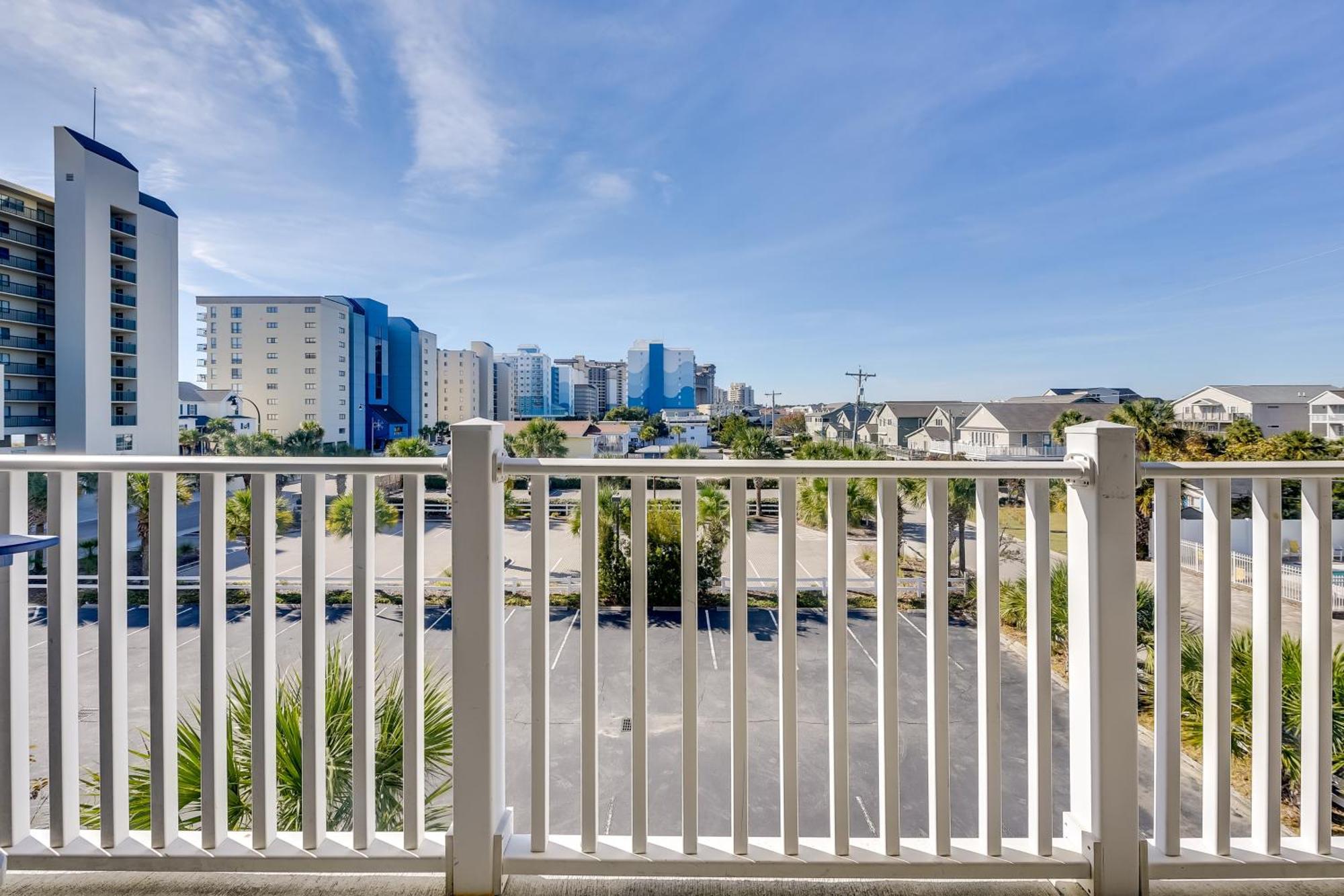 Roomy North Myrtle Beach Condo, Walk To Beach Bagian luar foto