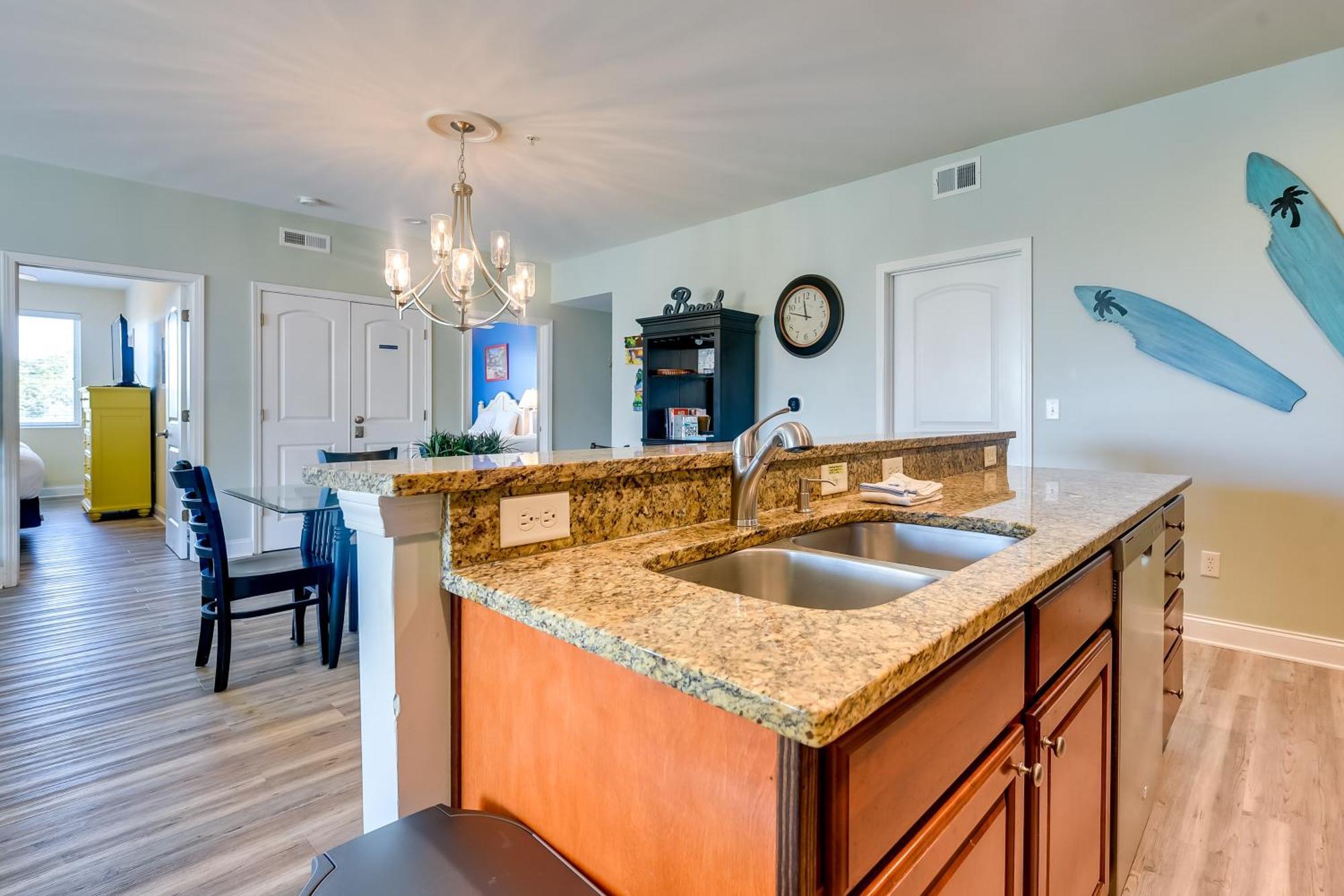 Roomy North Myrtle Beach Condo, Walk To Beach Bagian luar foto